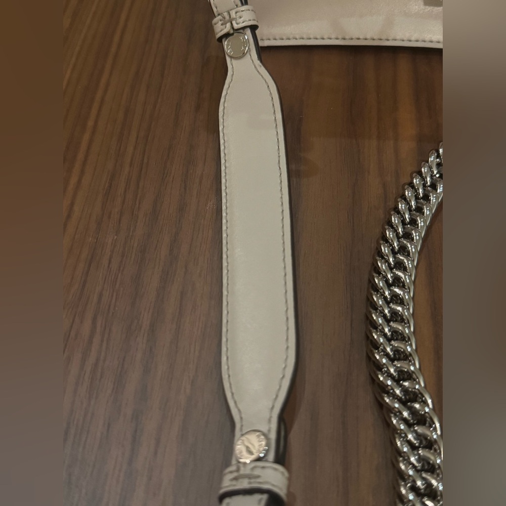 Fendi Kan I Leather handbag - Picture 4 of 15